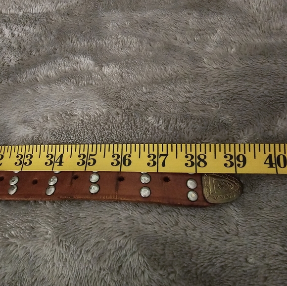 VINTAGE CHICO'S MADE IN MOROCCO LEATHER BELT WITH METAL ACCENTS - Picture 7 of 13